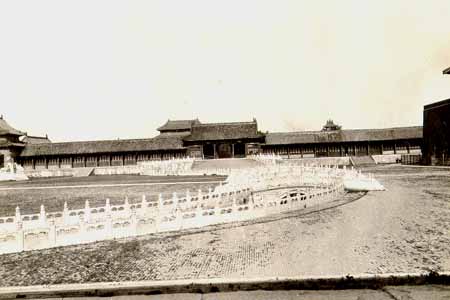  The East Pavilion Of The Forbidden City.